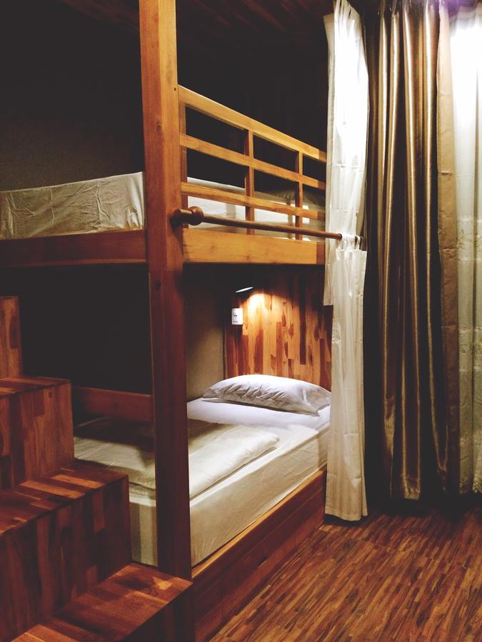 Bloom Cafe & Hostel