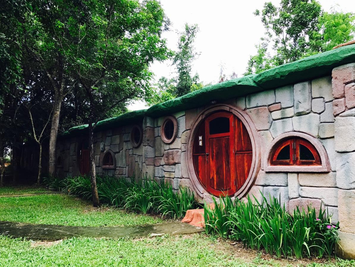Resort Alongkorn Farm And Kaeng Krachan