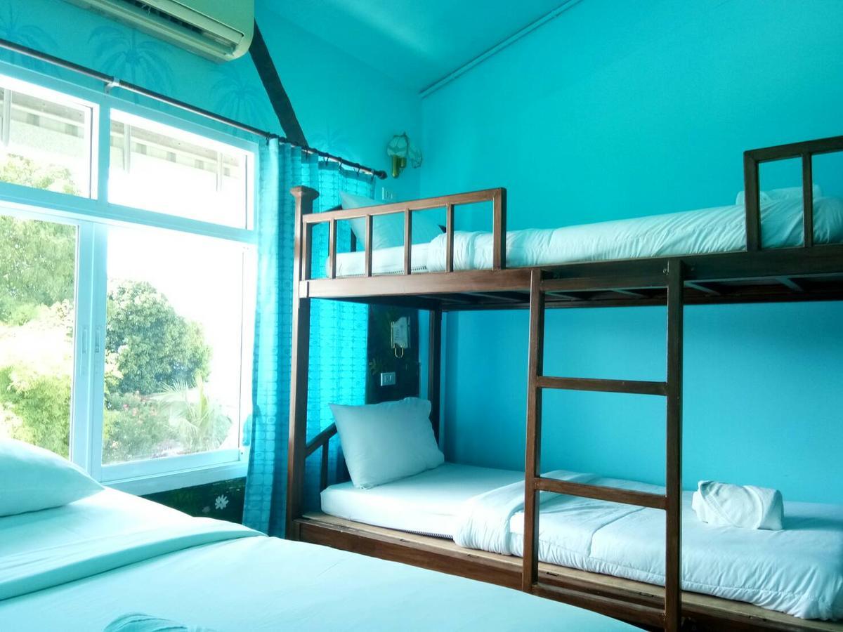 Hostel The Corner Transit *