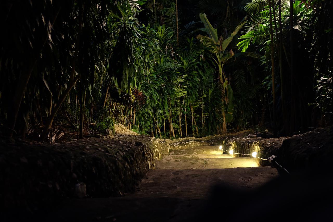 Shengwei Yinlu Lodge *