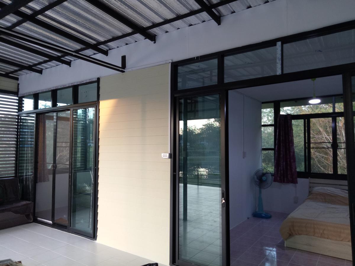 Resort Kratommai Phuwaree Wang Nam Khiao