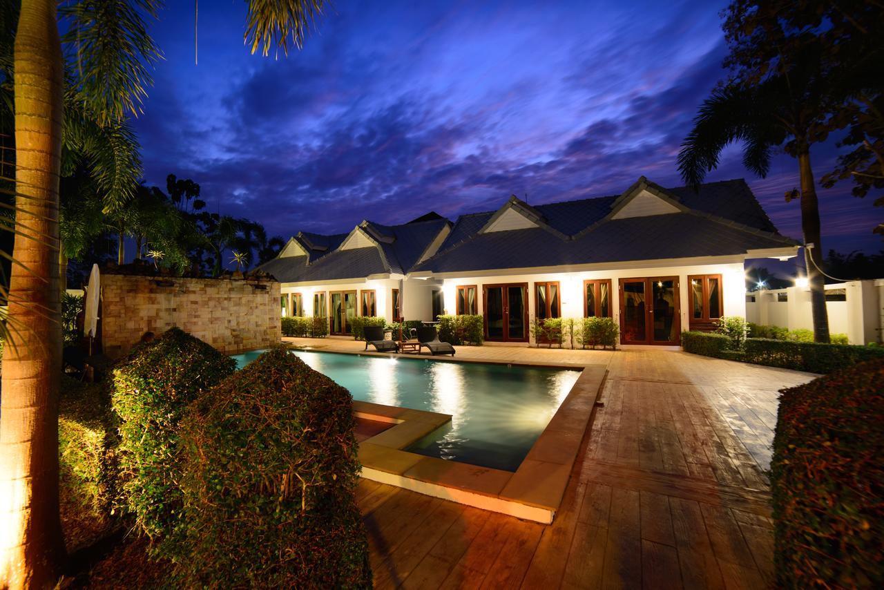 Resort Rungnara Pool San Sai