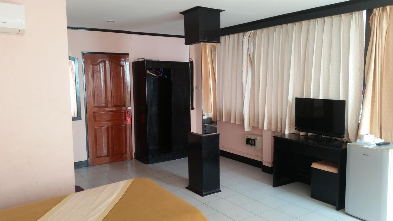 Hotel Barfly Pattaya 2*