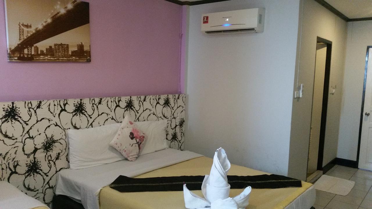 Hotel Barfly Pattaya 2*