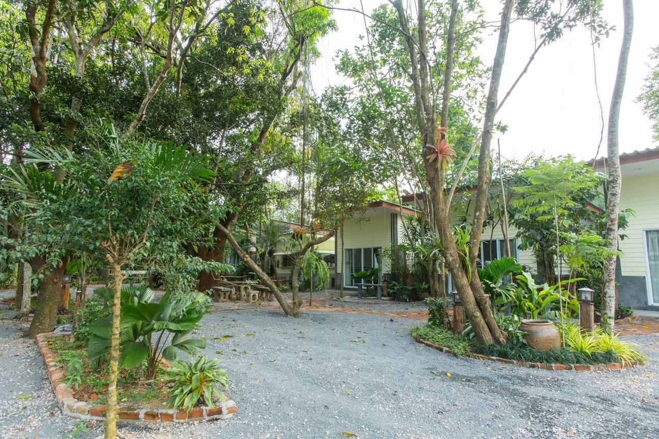 P's บ้านพักในสวนสวย Trang