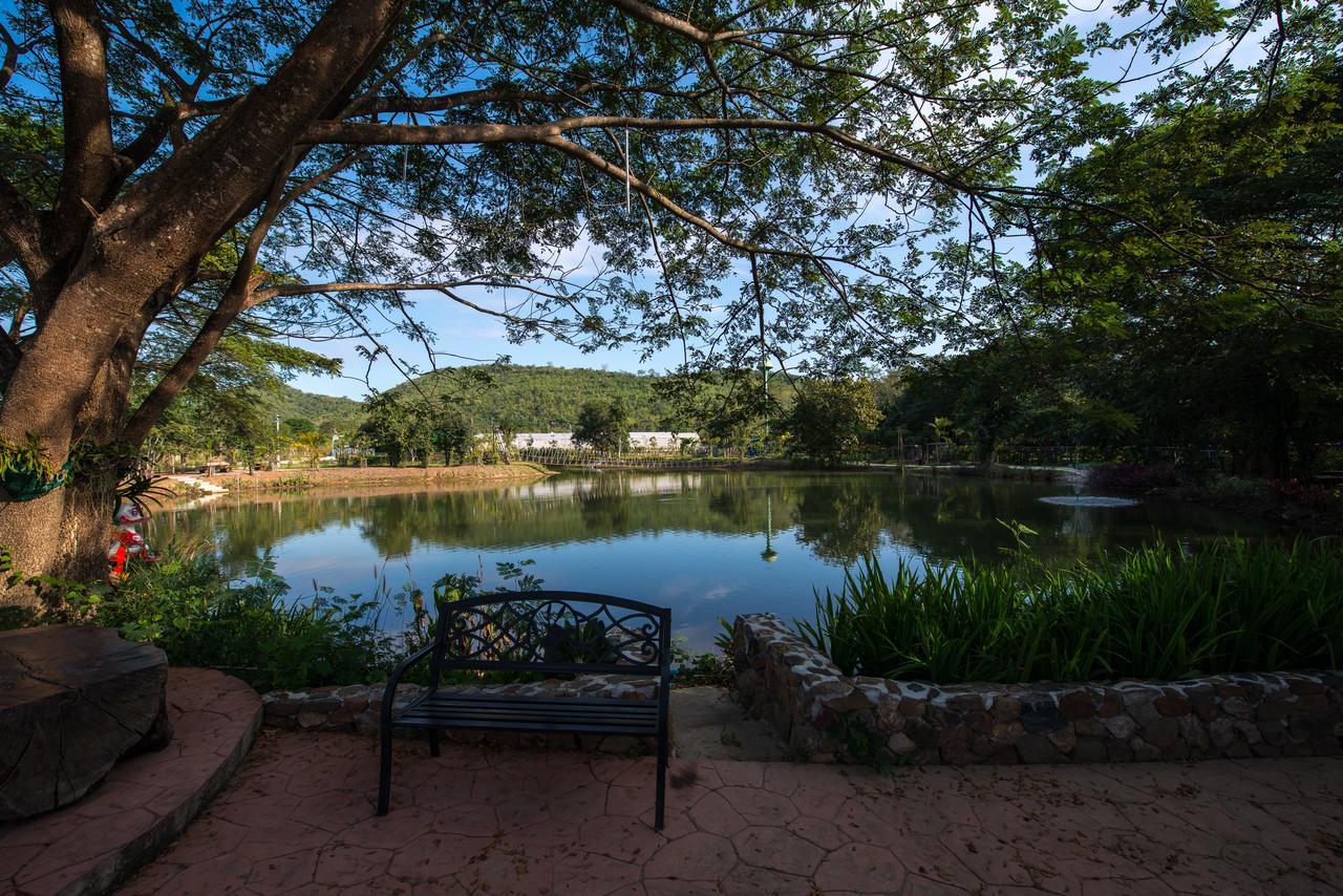 Alongkorn Farm And Kaeng Krachan