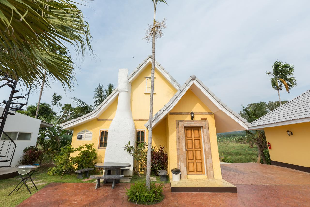 Apinya Bangsaray Resort Sattahip