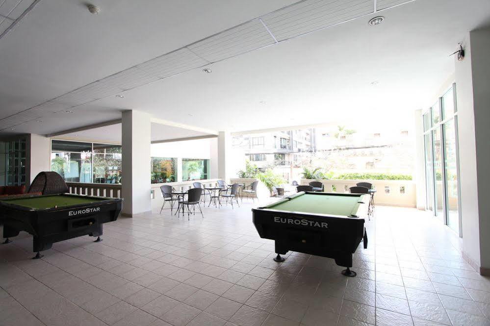 Crown Hotel 3*