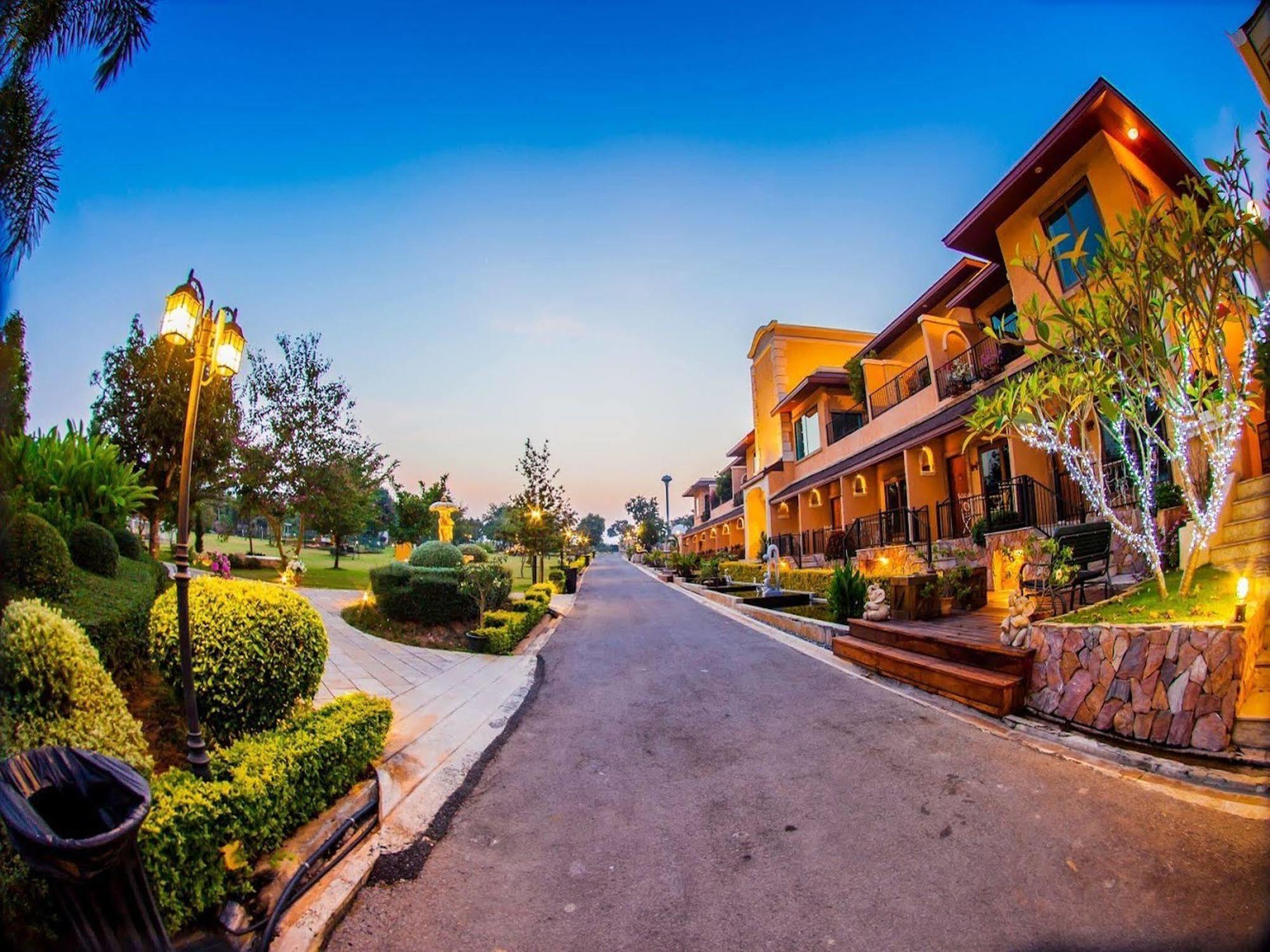 Valata Khaoyai Pong Talong