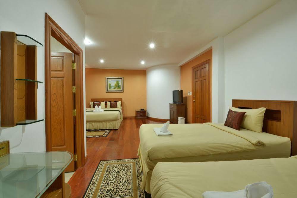 Baan Phuluang บ้านภูหลวง Wang Nam Khiao
