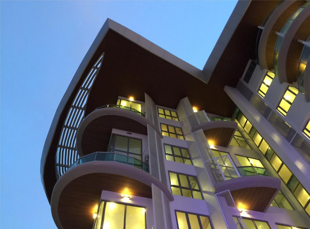 Sonrisa Srirachaที่พักติดทะเล Aparthotel