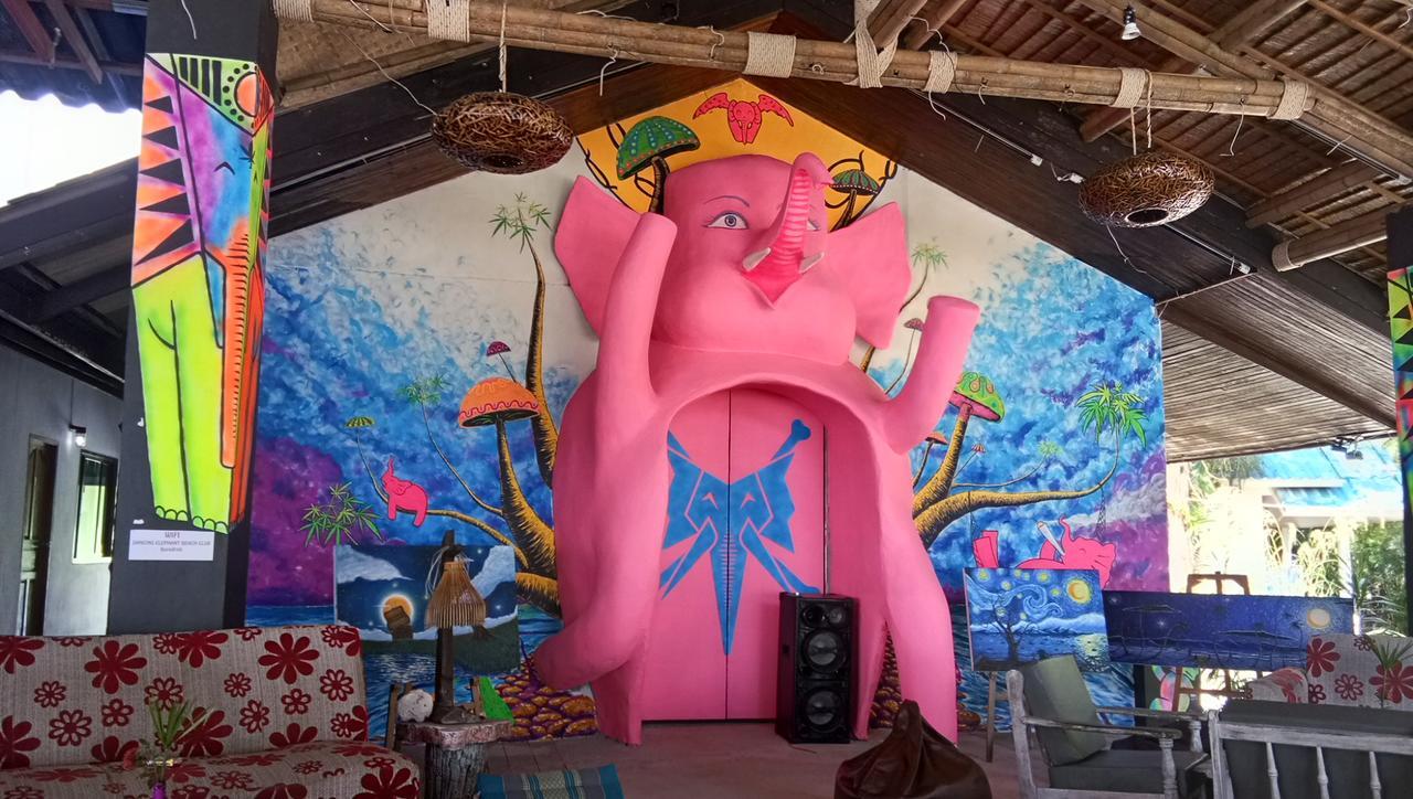 Dancing Elephant Club Hostel *