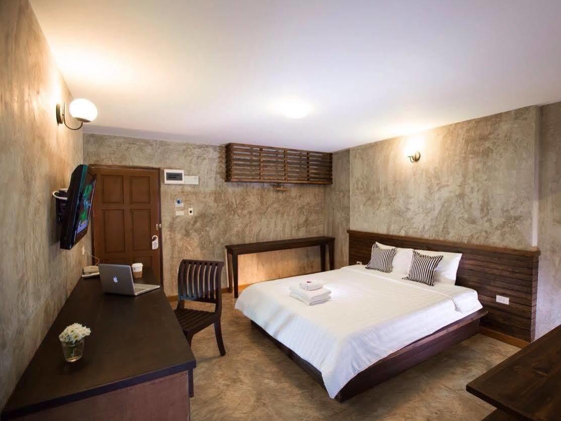 Hotel At Boutique
