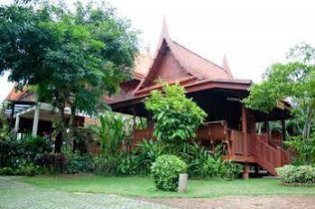 Ayodhara Village Resort 4*