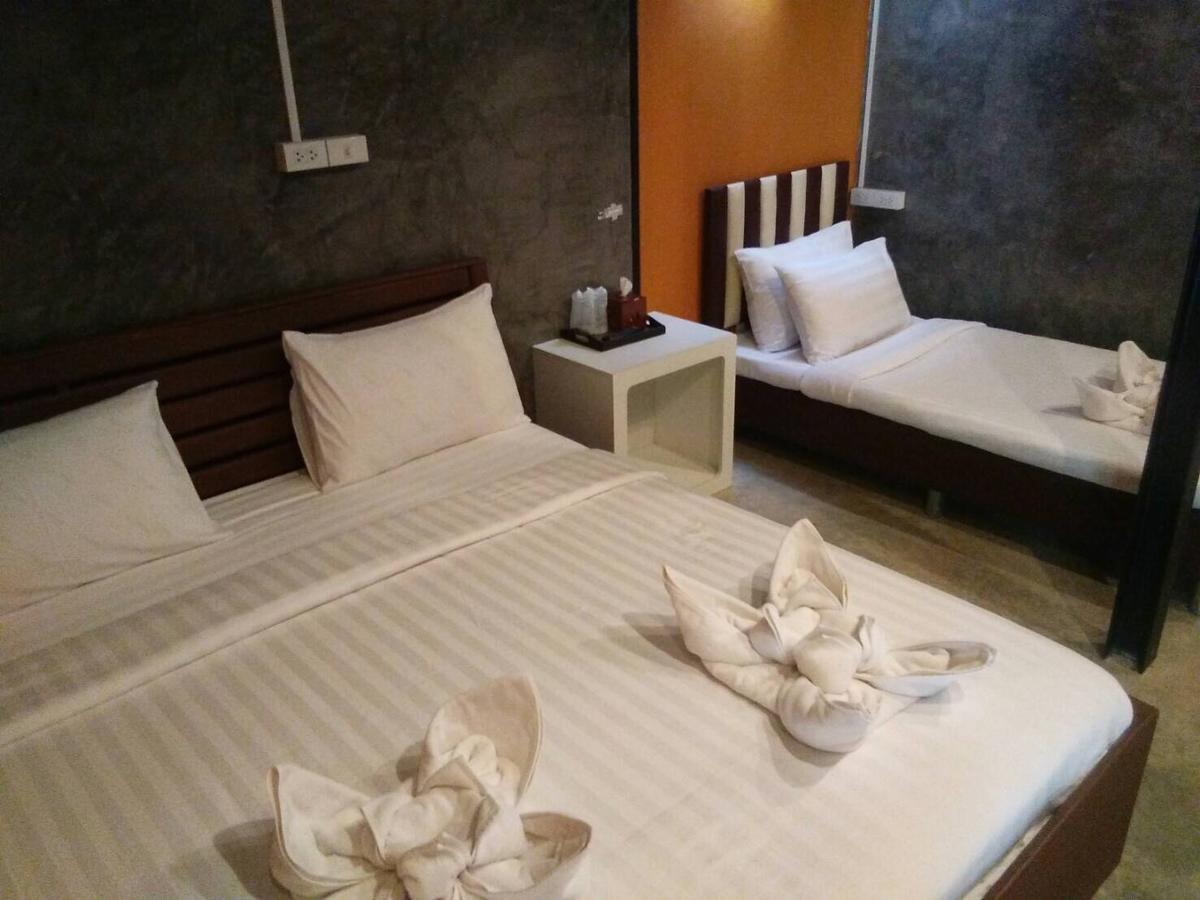 Resort The Riverpool And Kanchanaburi