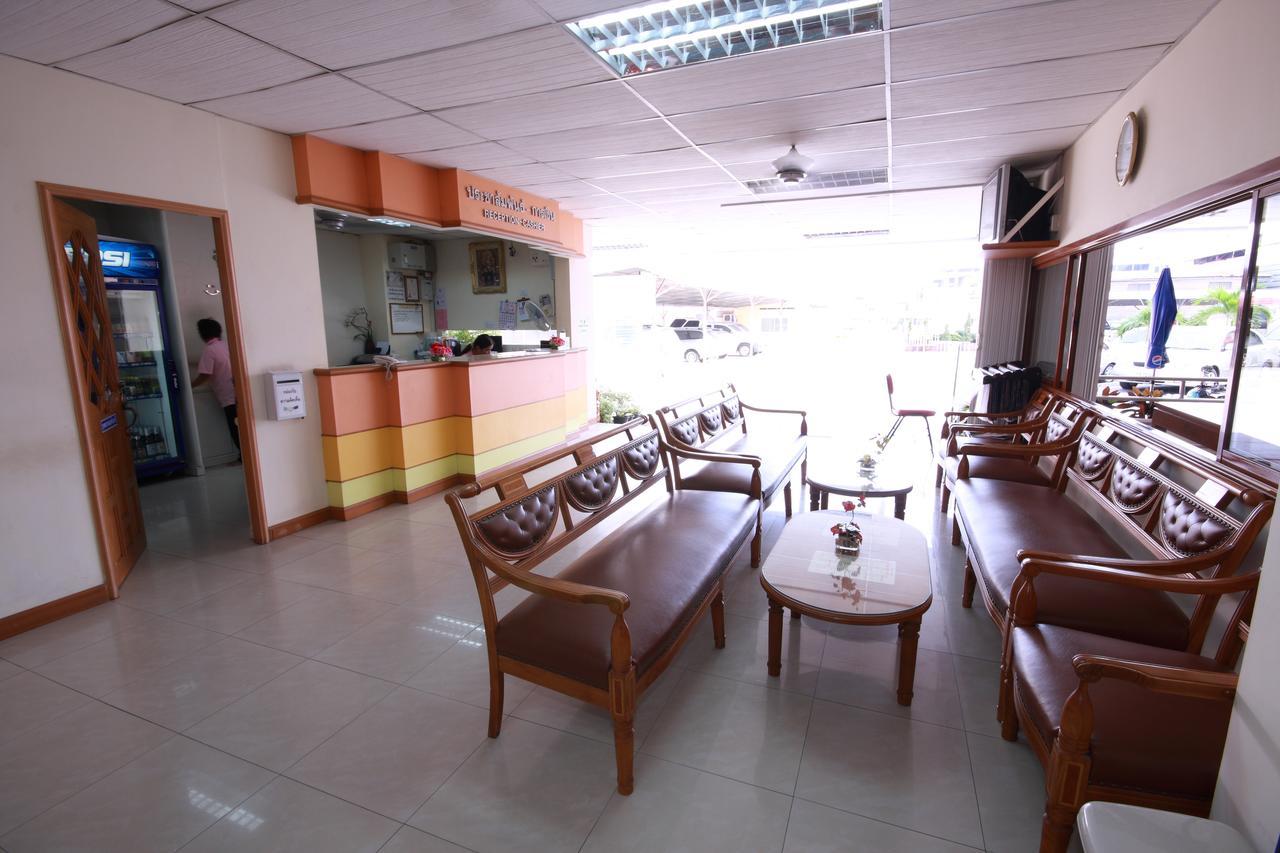 Hotel P.a. Place Nakhon Sawan
