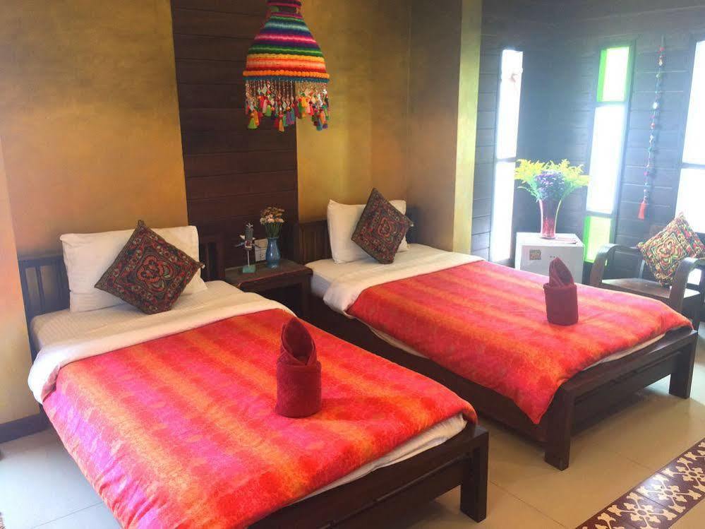 Soi One Boutique Bedrooms Guest house *