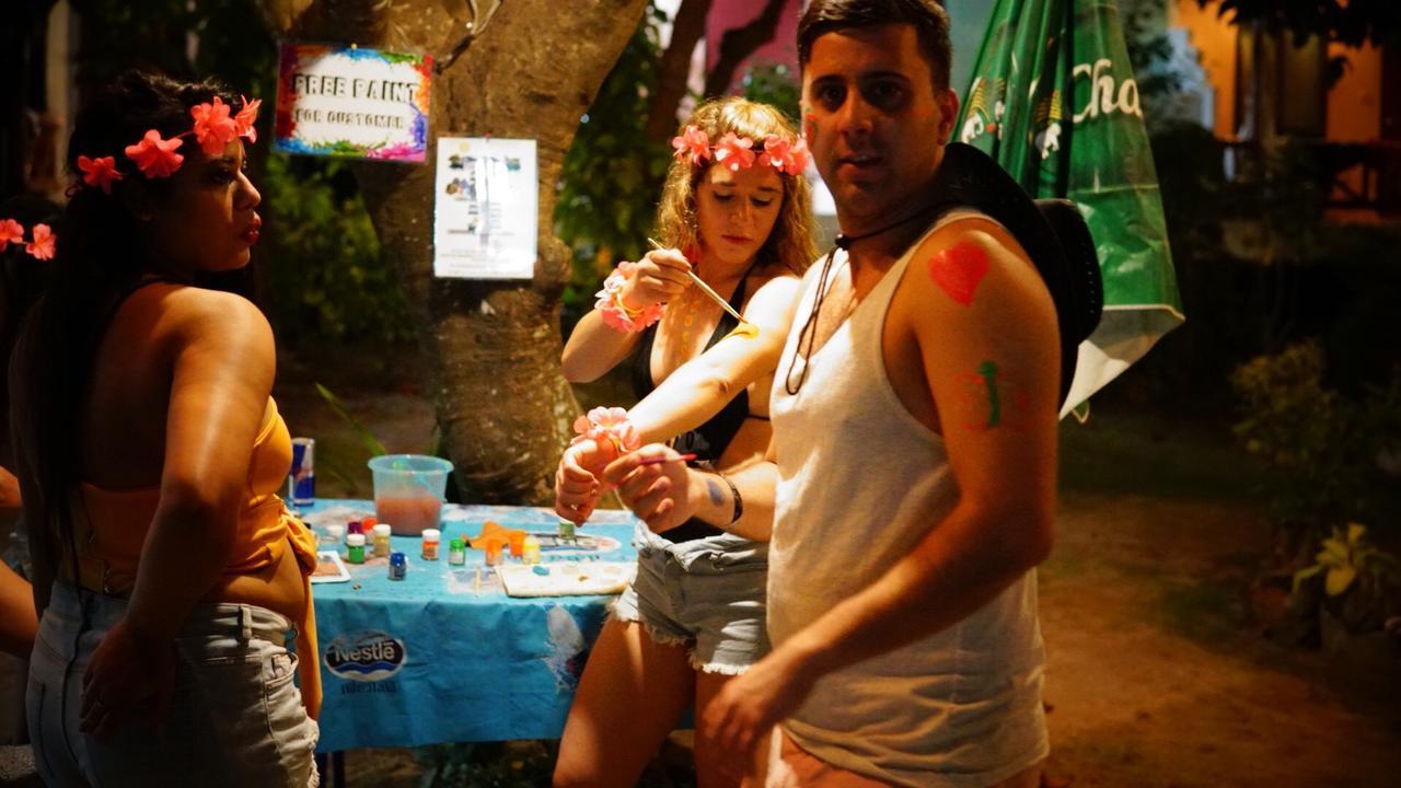 Hostel Yoghurt 3 Haad Rin