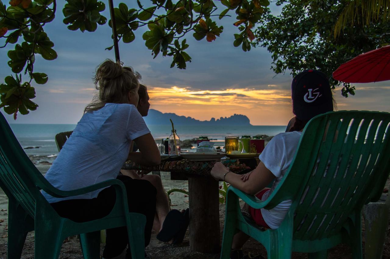 Dugong Koh Sukorn Ko Sukon