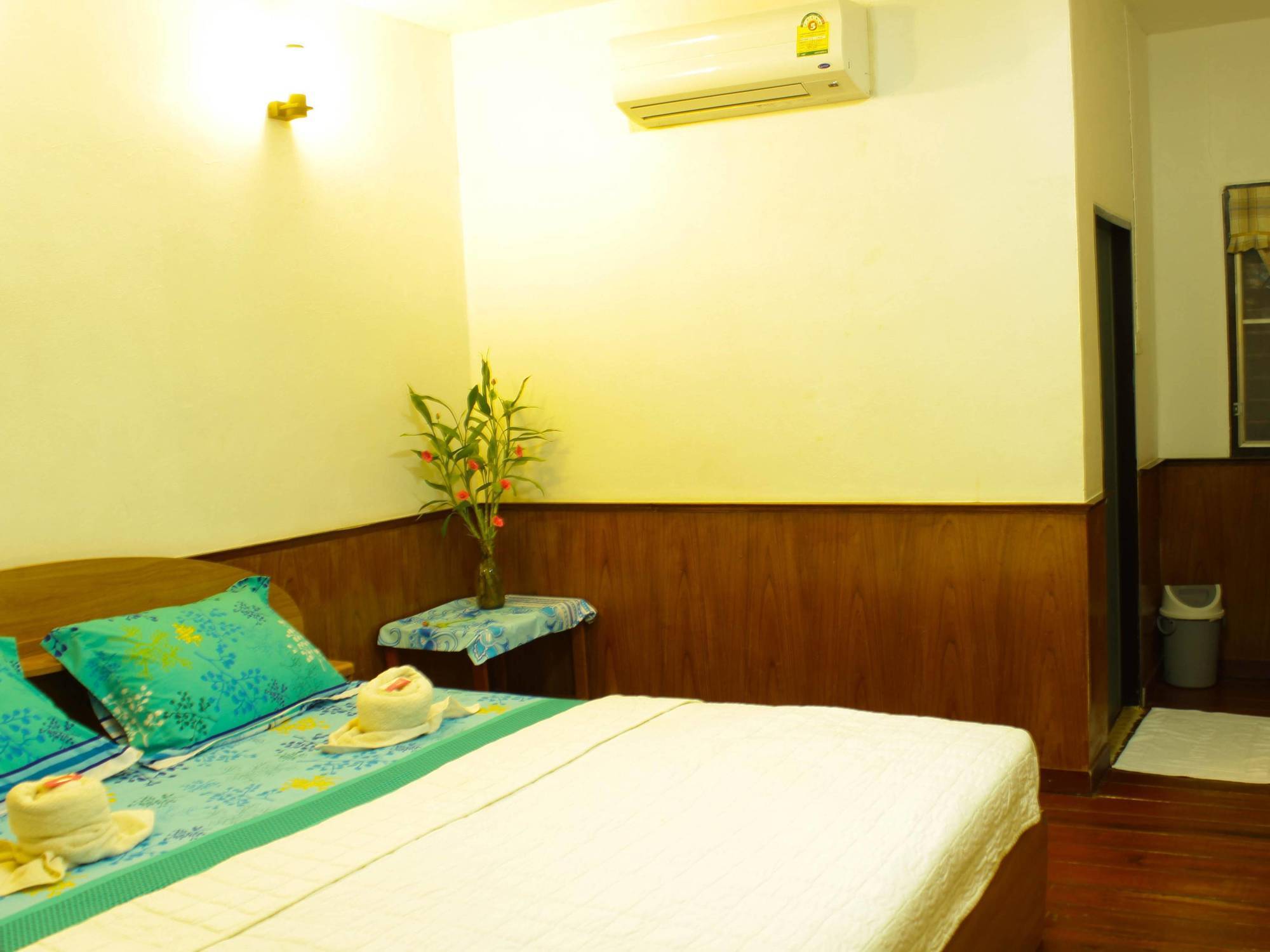 Yoghurt 3 Hostel