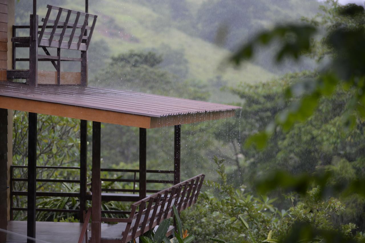 Phu Zai Keaw Ban Khlong Krathon