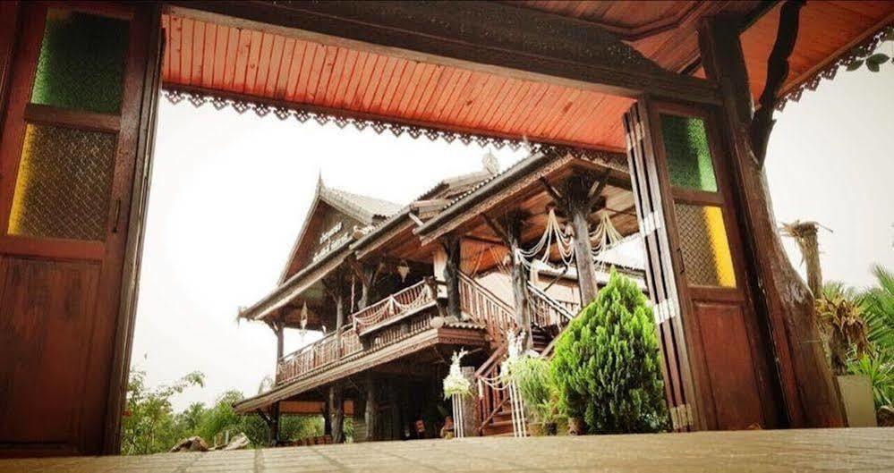 Ruean Thai Nai Bang By Pansak Resort Surat Thani