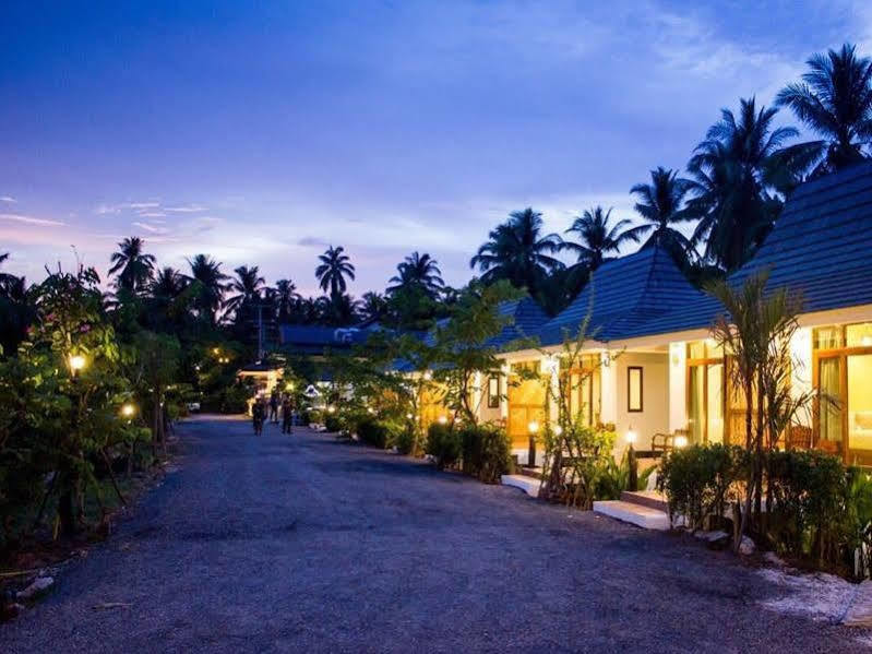 Ruean Thai Nai Bang By Pansak Resort Surat Thani