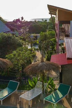 Pinky & - Sha Extra Koh Lanta