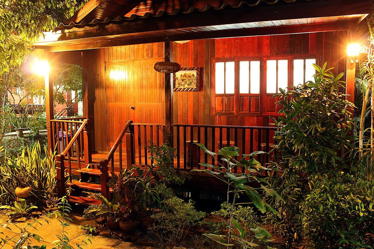 Baansuan Lychee Maeklong Ampawa Resort