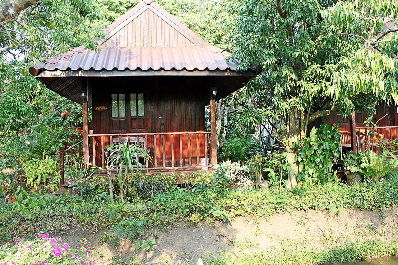 Baansuan Lychee Maeklong Ampawa Resort