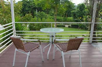 Hotel The Happiness Suan Phueng