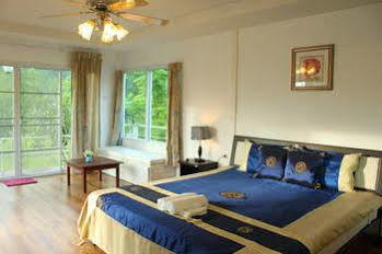 Hotel The Happiness Suan Phueng