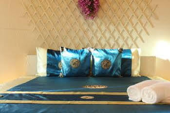 Hotel The Happiness