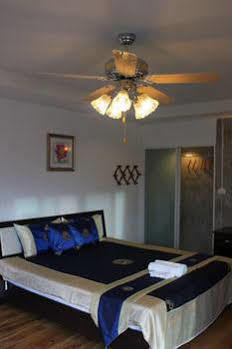 Hotel The Happiness Suan Phueng