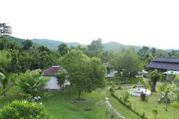 The Happiness Hotel Suan Phueng