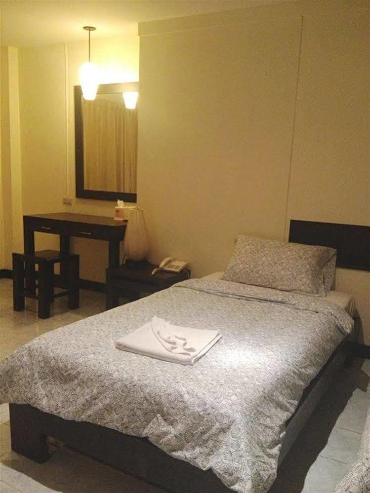 Oyo 244 Roar Hotel Patong