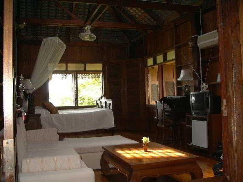 Ruen Thai Rim Haad Resort 2*