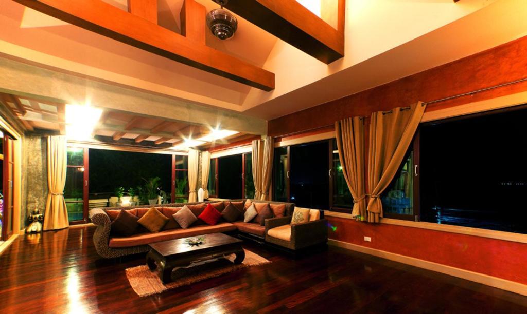 The Hacienda Villa
