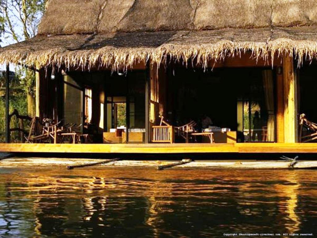 Boutique Raft Resort, River Kwai Sai Yok