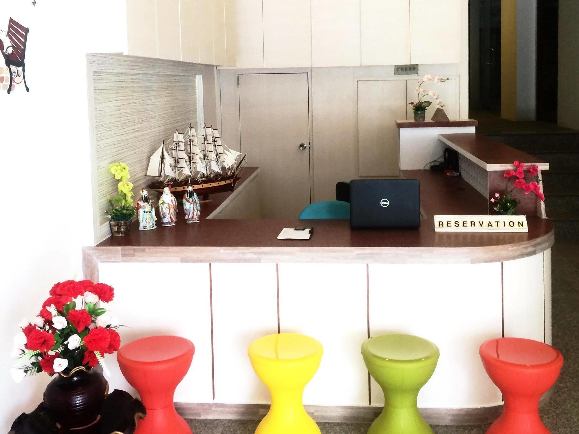 Hostel Phuthara Phuket