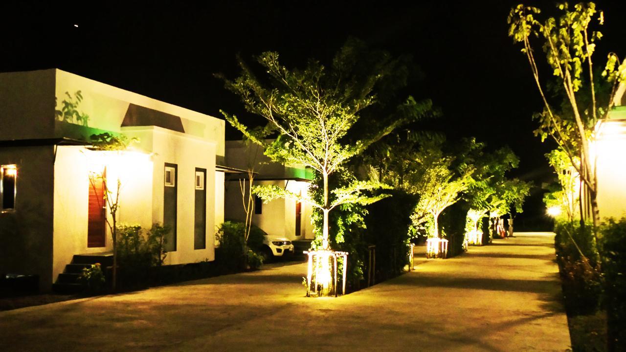 Larena And Hotel Bangkok