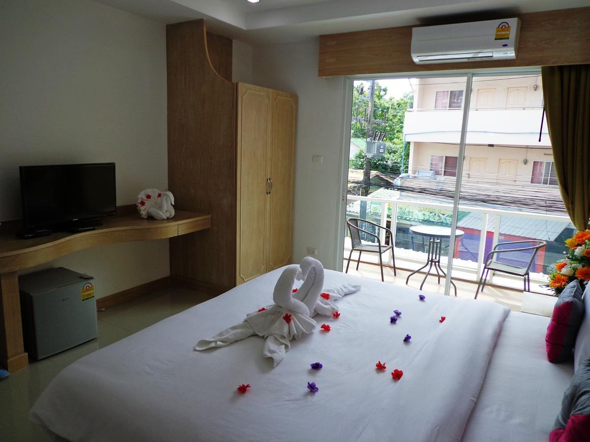 Inn Red Sapphire