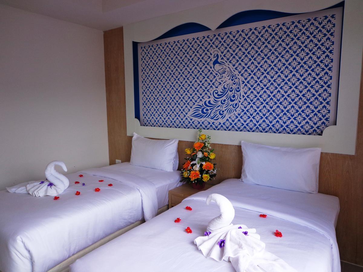 Inn Red Sapphire