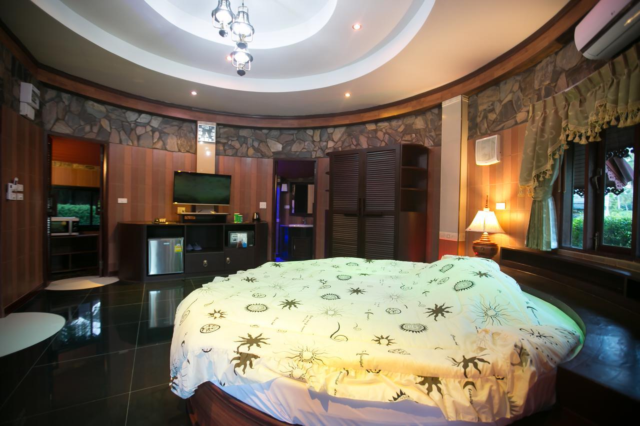 Two Tiger & Resort Ban Nong Hin (Prachuap Khiri Khan)
