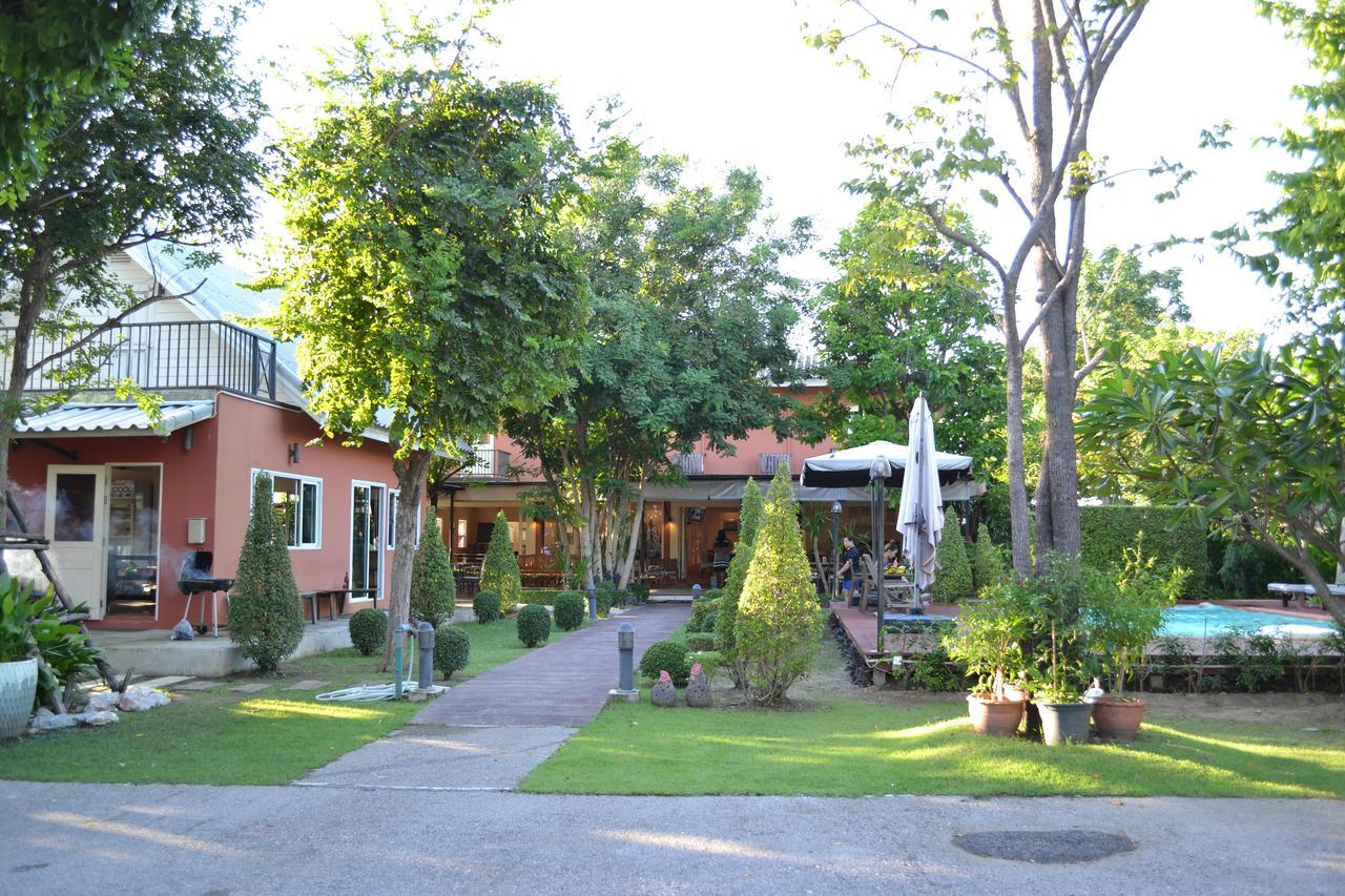 Oasis91 & Restaurant 3*