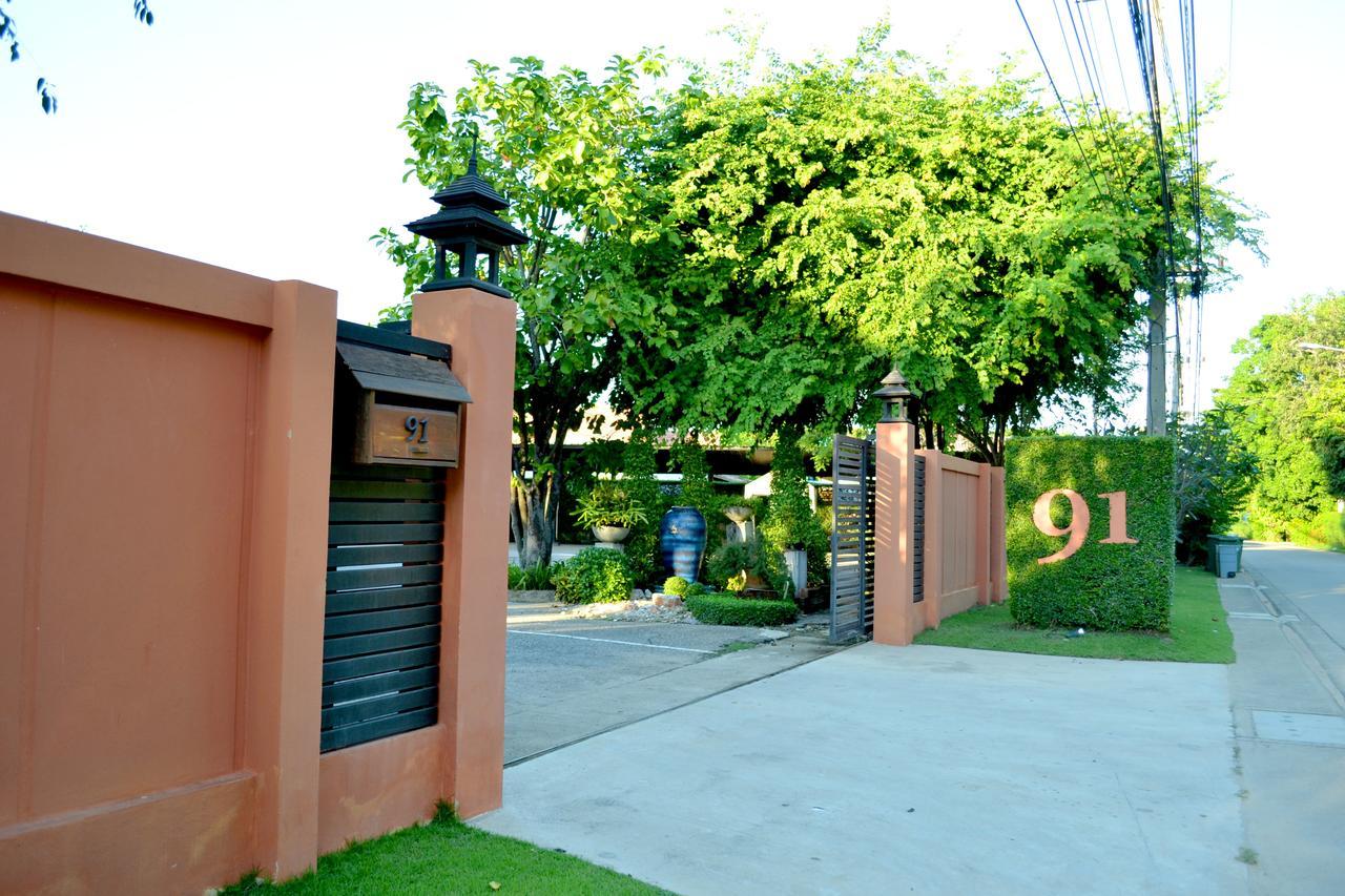 Oasis91 & Restaurant Hotel