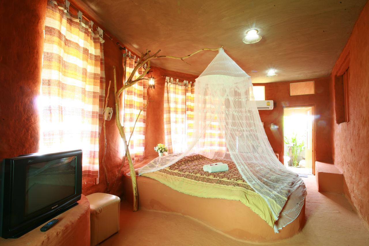 Hotel Golden Land