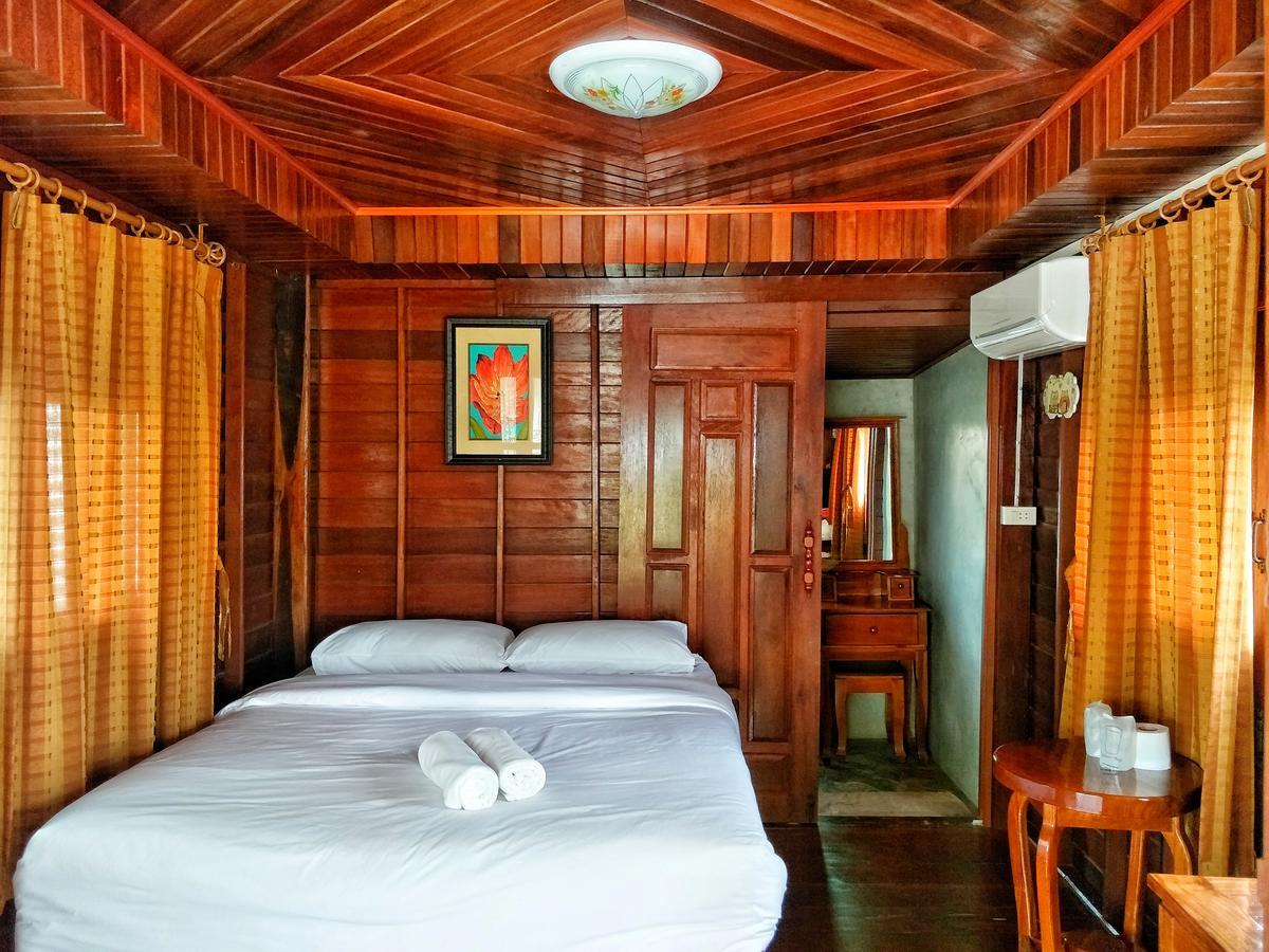 Ban Ruen Mai Ngam Resort 2*