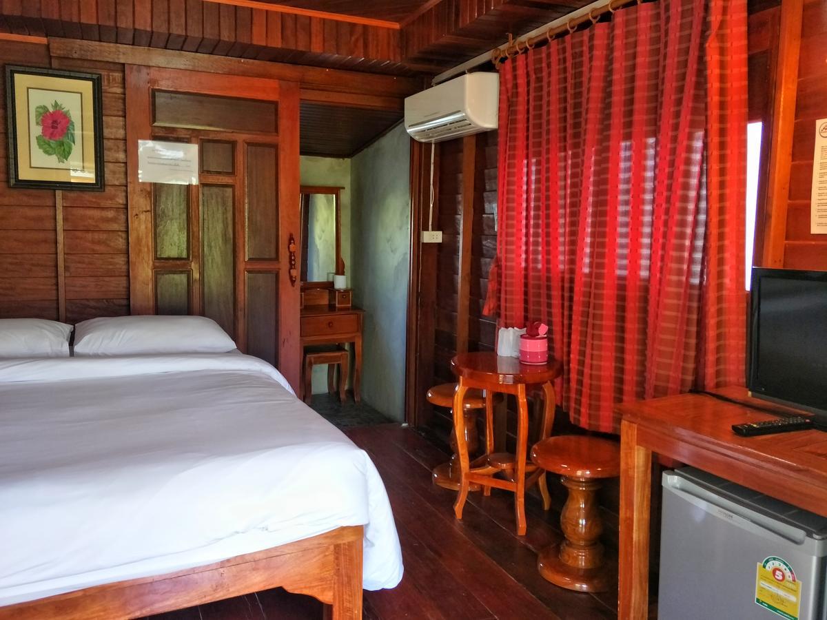 Ban Ruen Mai Ngam Resort 2*
