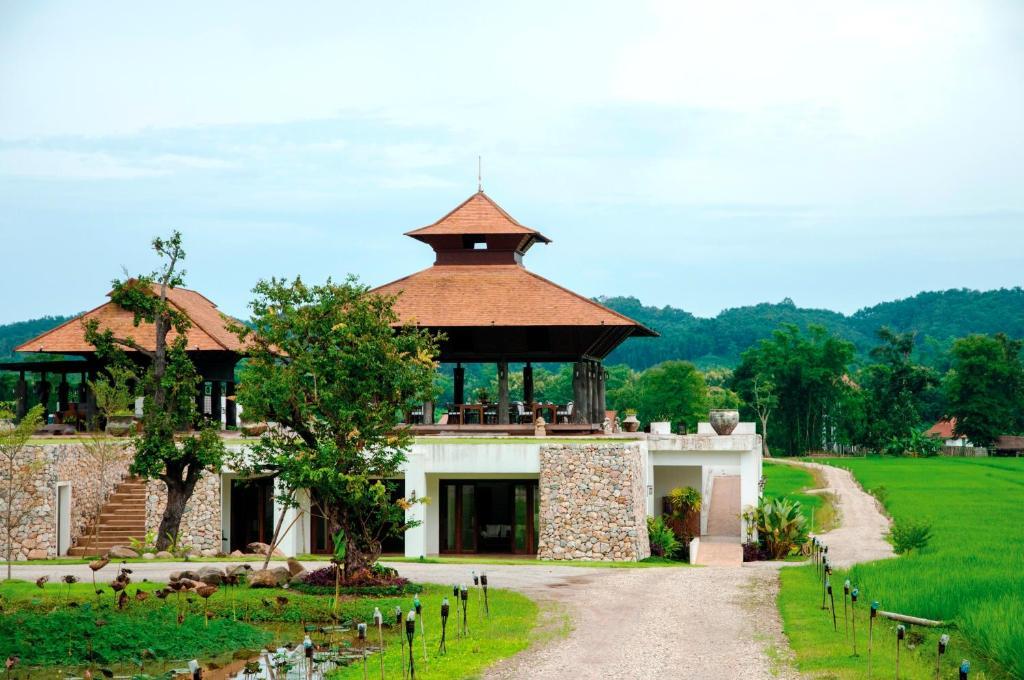 Manee Dheva & Resort